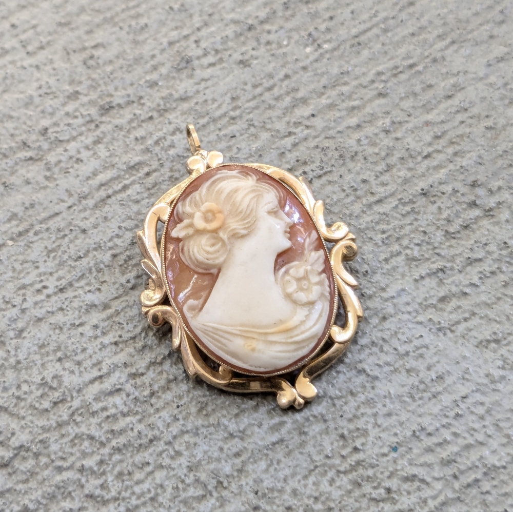 10k Gold Cameo Pendant Brooch Pin Bust Framed Oval Carved Antique Vintage